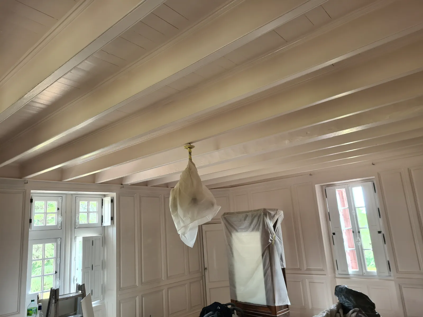 Peinture de poutres intérieures